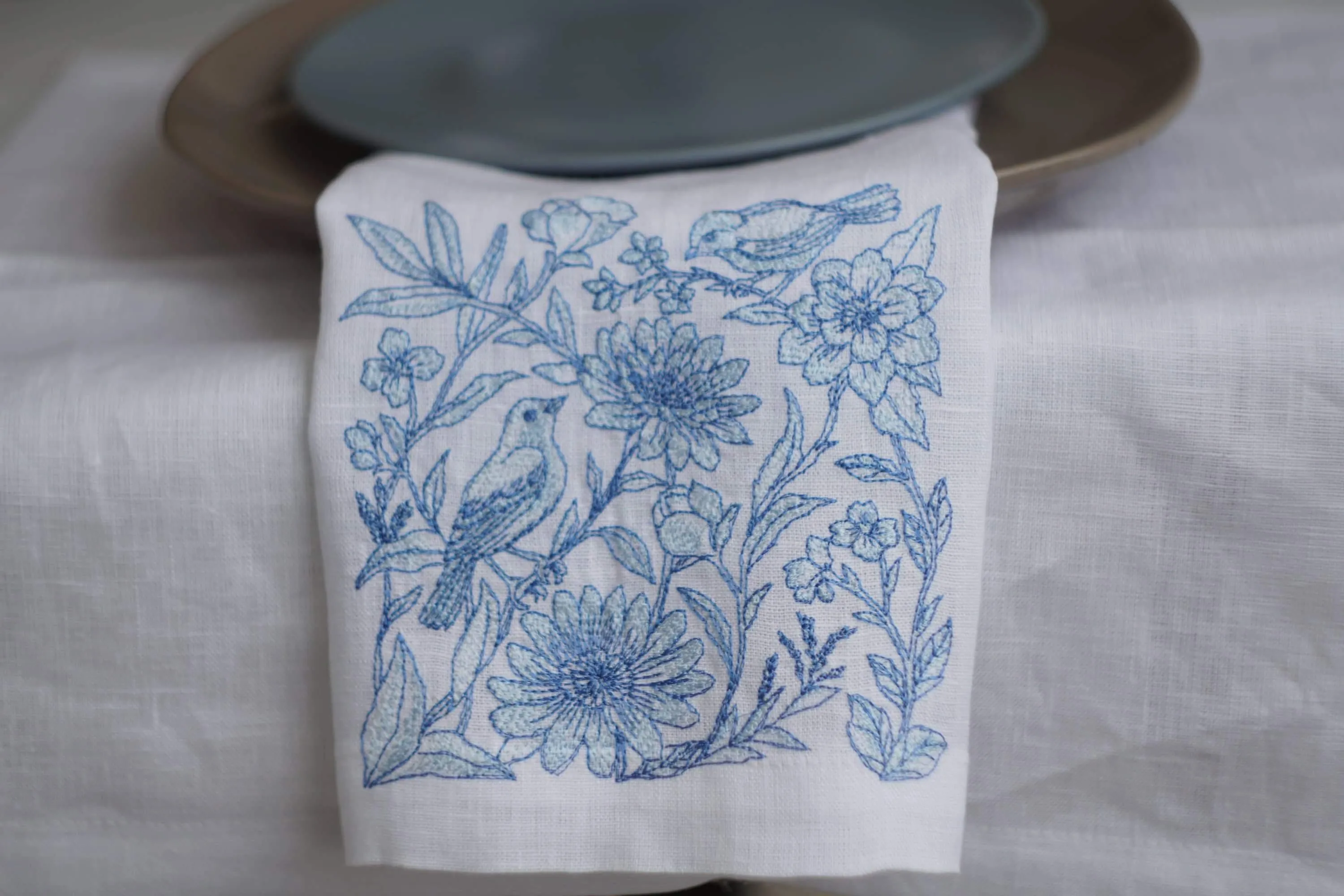 #063 | Floral design with birds | Linen napkins