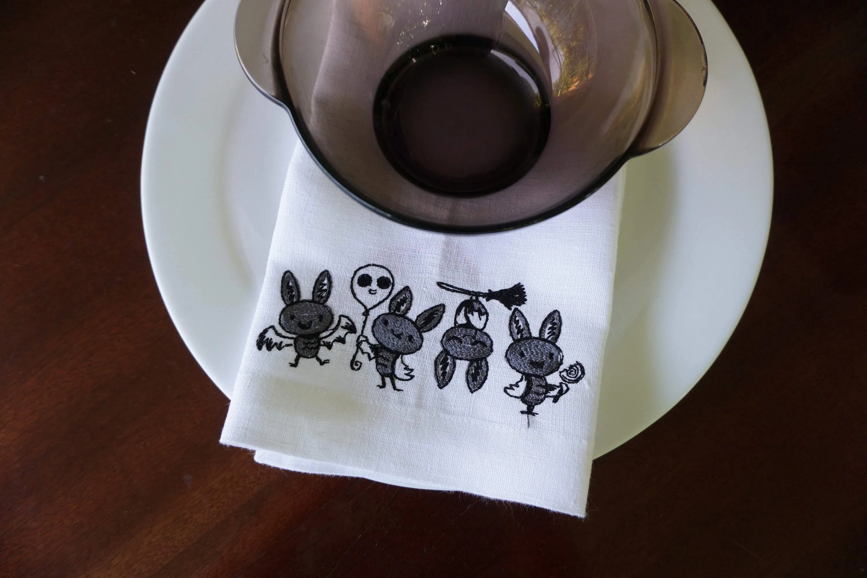 #070 | Halloween bats with balloon and broomstick | Linen napkins