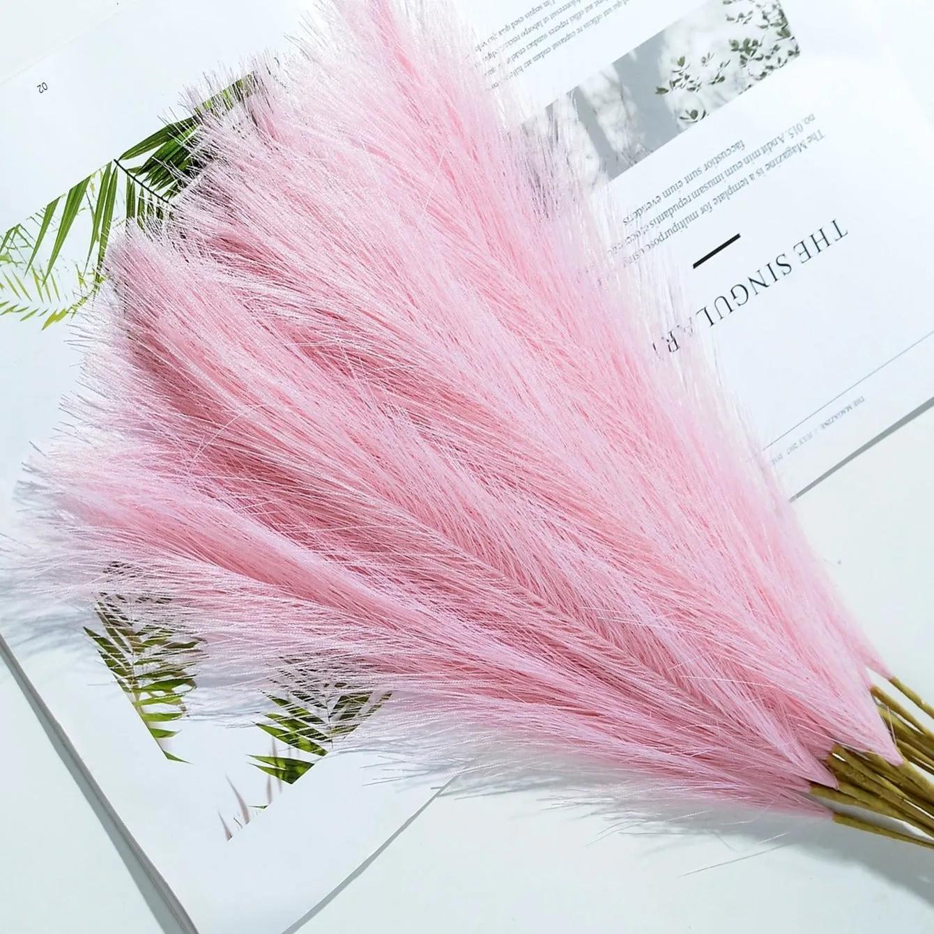 1 Pack/5pcs Faux Pampas Grass Large Tall Fluffy Artificial Flowers - Boho Decor for Vase Filler, Farmhouse, Home, and Wedding Decoration