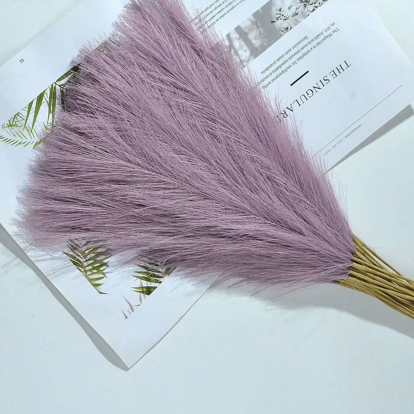 1 Pack/5pcs Faux Pampas Grass Large Tall Fluffy Artificial Flowers - Boho Decor for Vase Filler, Farmhouse, Home, and Wedding Decoration