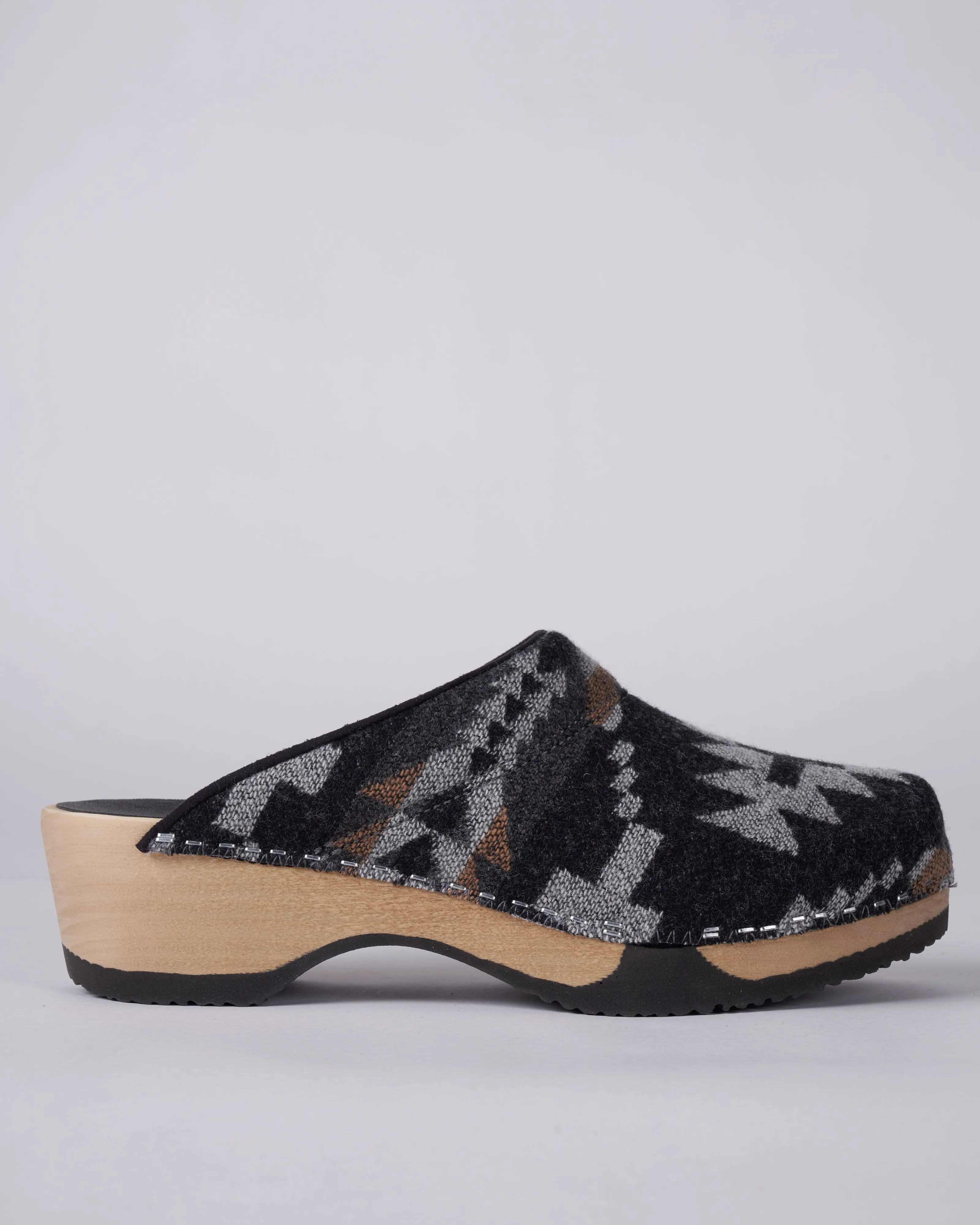 1021 wooden clog bottom w/ wool upper - santa fe black