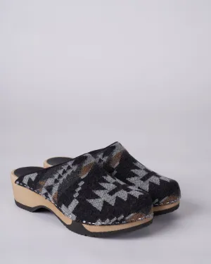 1021 wooden clog bottom w/ wool upper - santa fe black