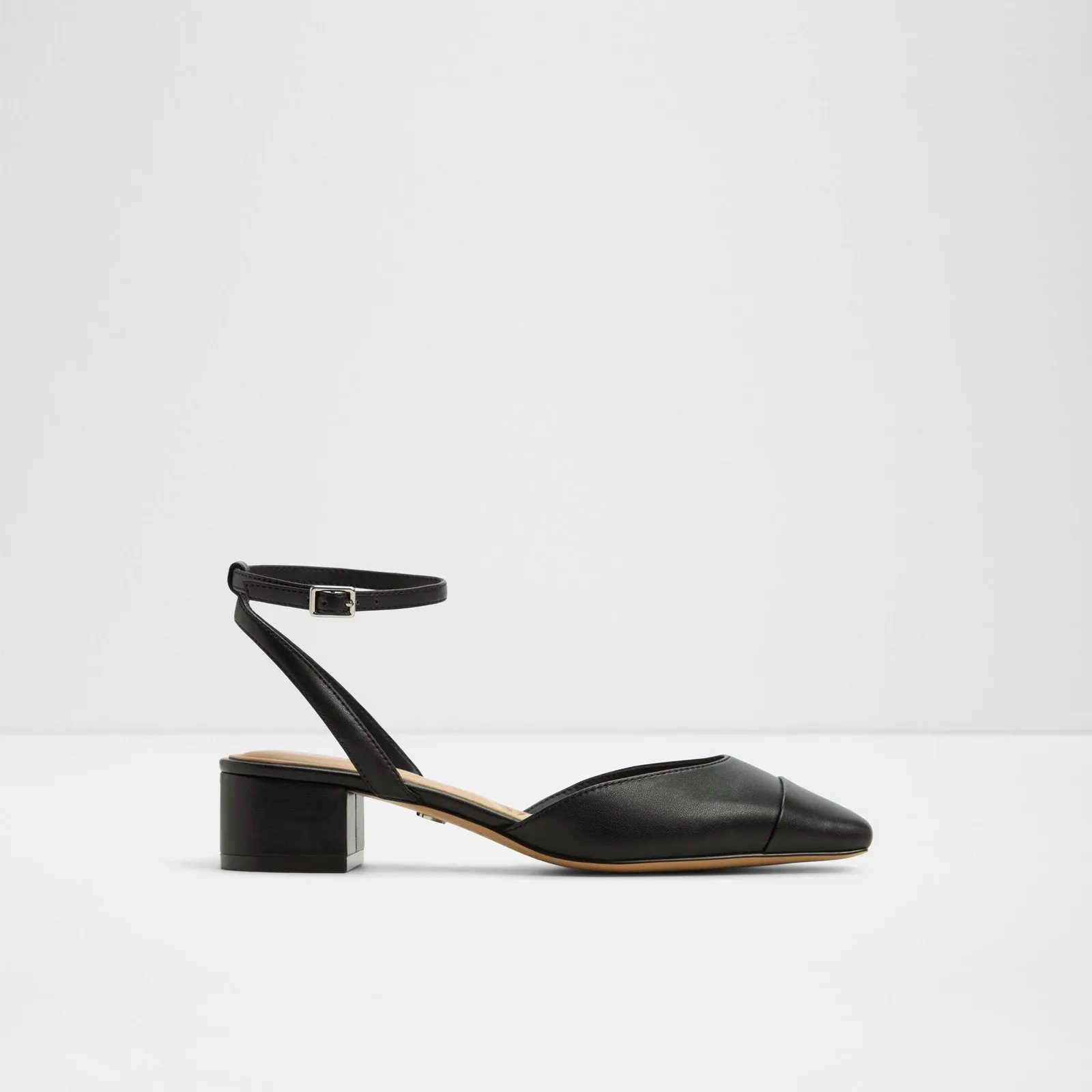 Adriena / Flat Shoes