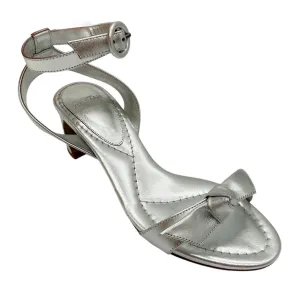 Alexandre Birman Silver Metallic Clarita Flare 75 Leather Knot Sandals