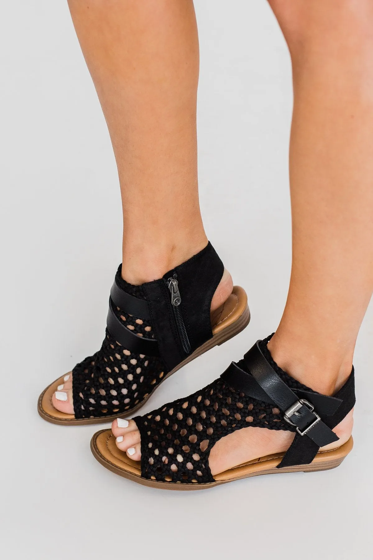 Blowfish Balla-D Sandals - Black Woven