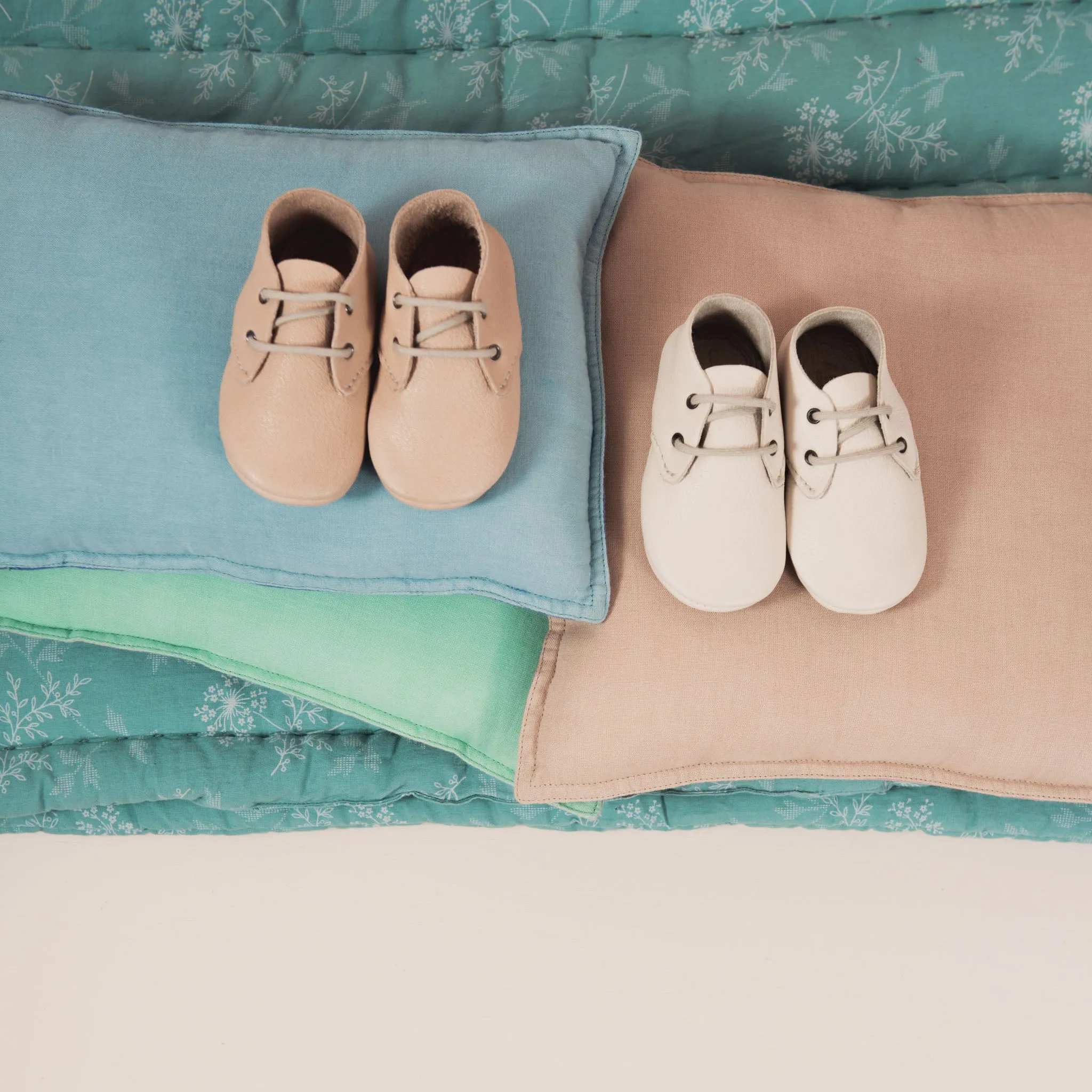 CREAM TRAVELLERS