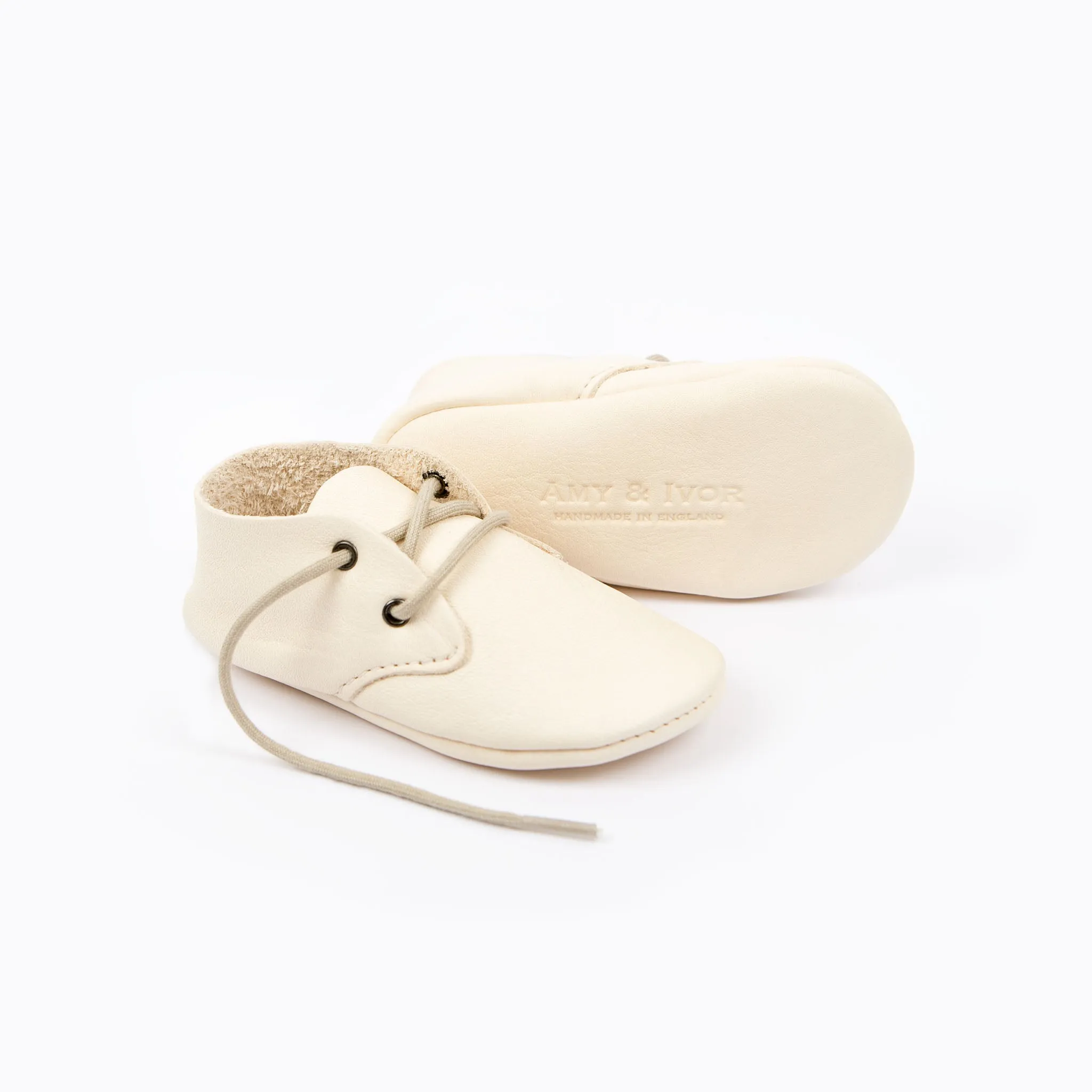 CREAM TRAVELLERS