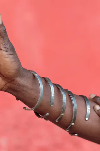 Gladiator snare bracelet