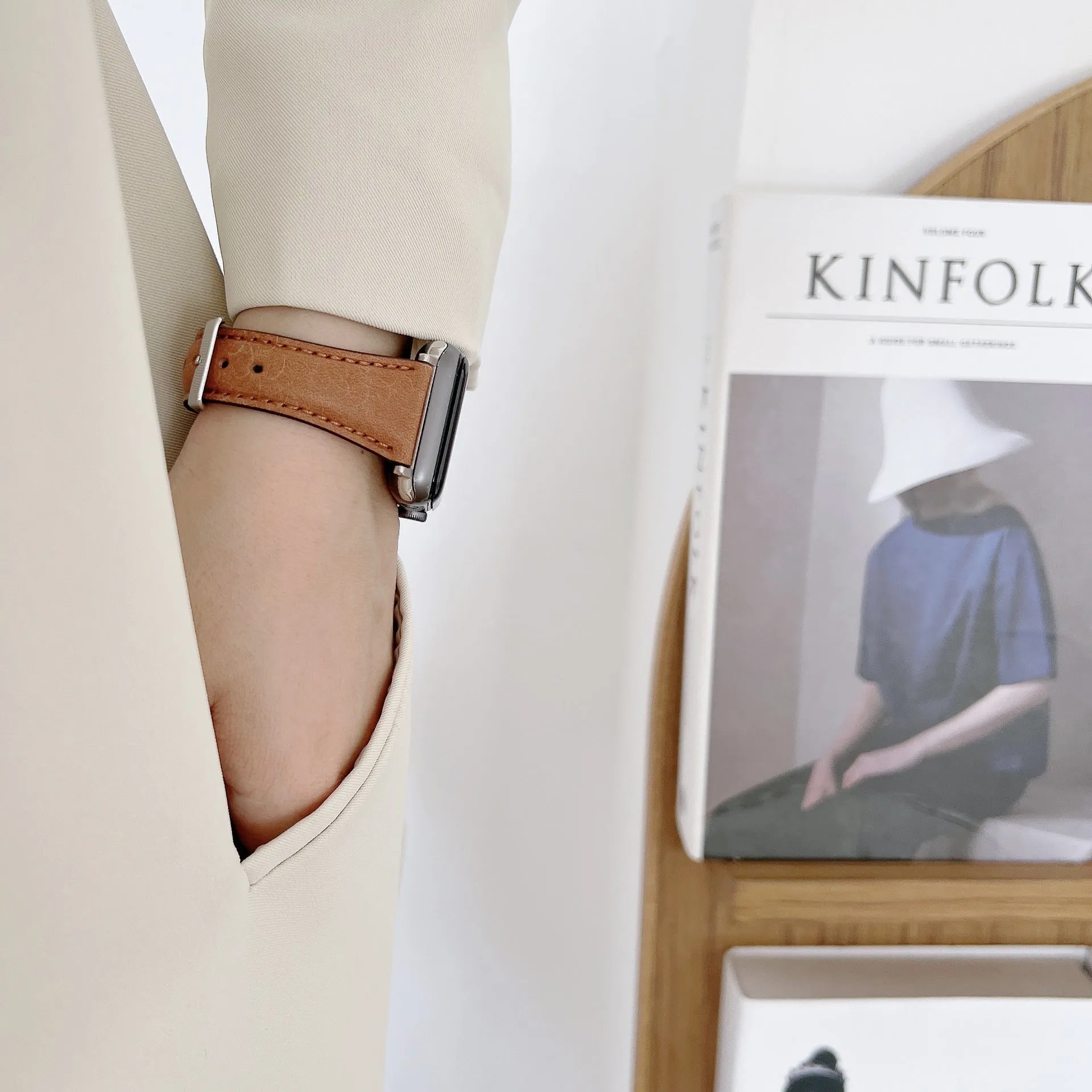 Ladies' Slim Retro Leather Band For Apple Watch