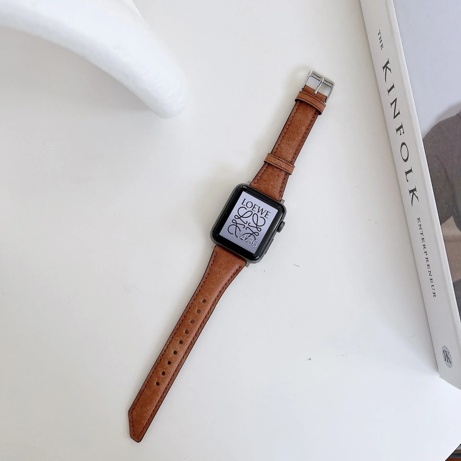 Ladies' Slim Retro Leather Band For Apple Watch