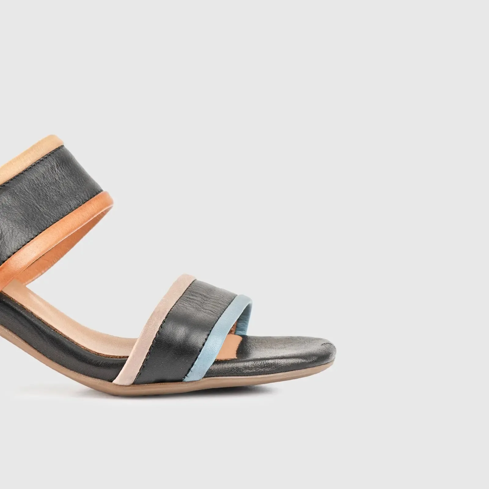 Leather Comfort Block Heel Sandal Multi 8852