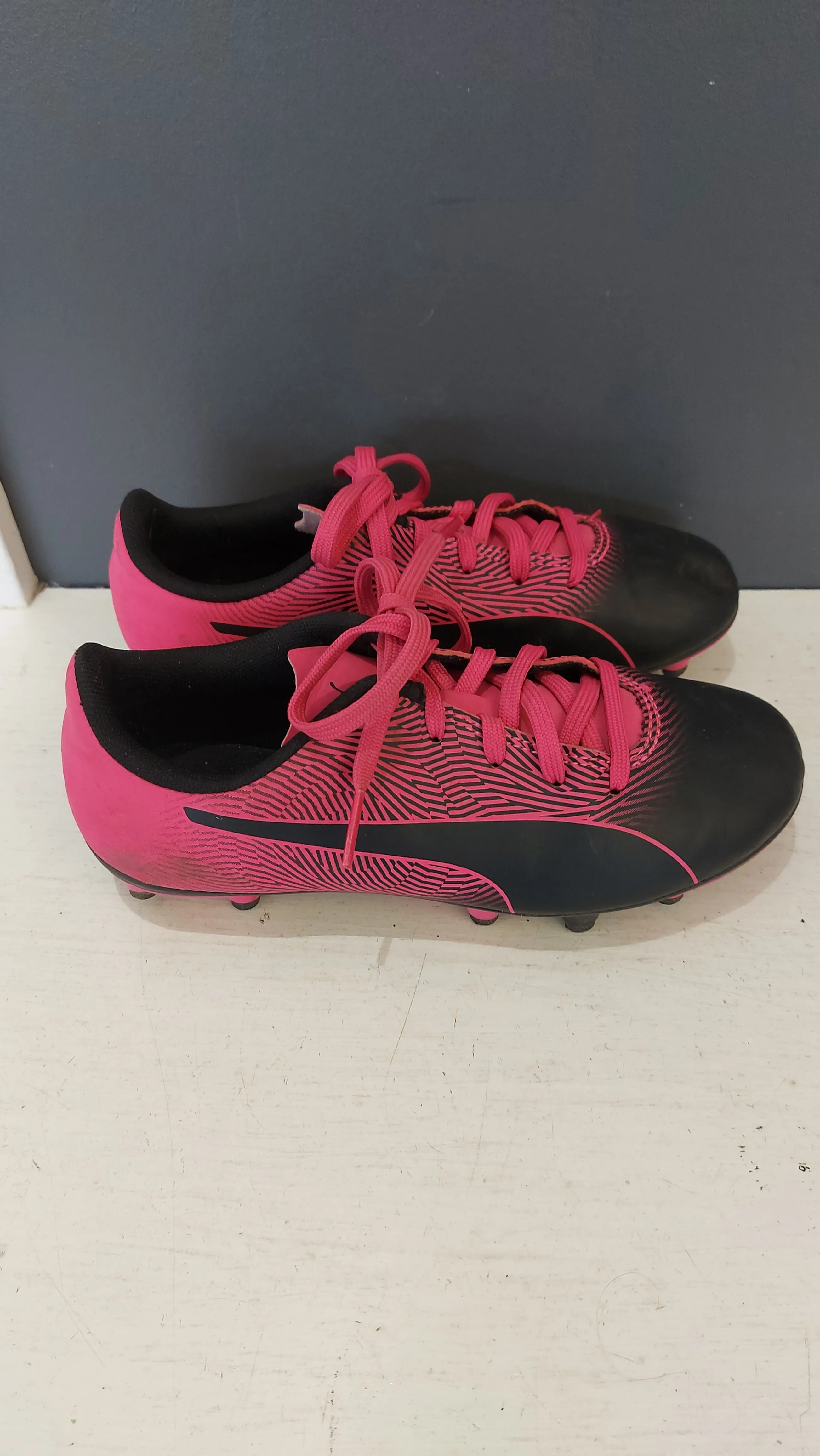 Puma pink soccer cleats 1