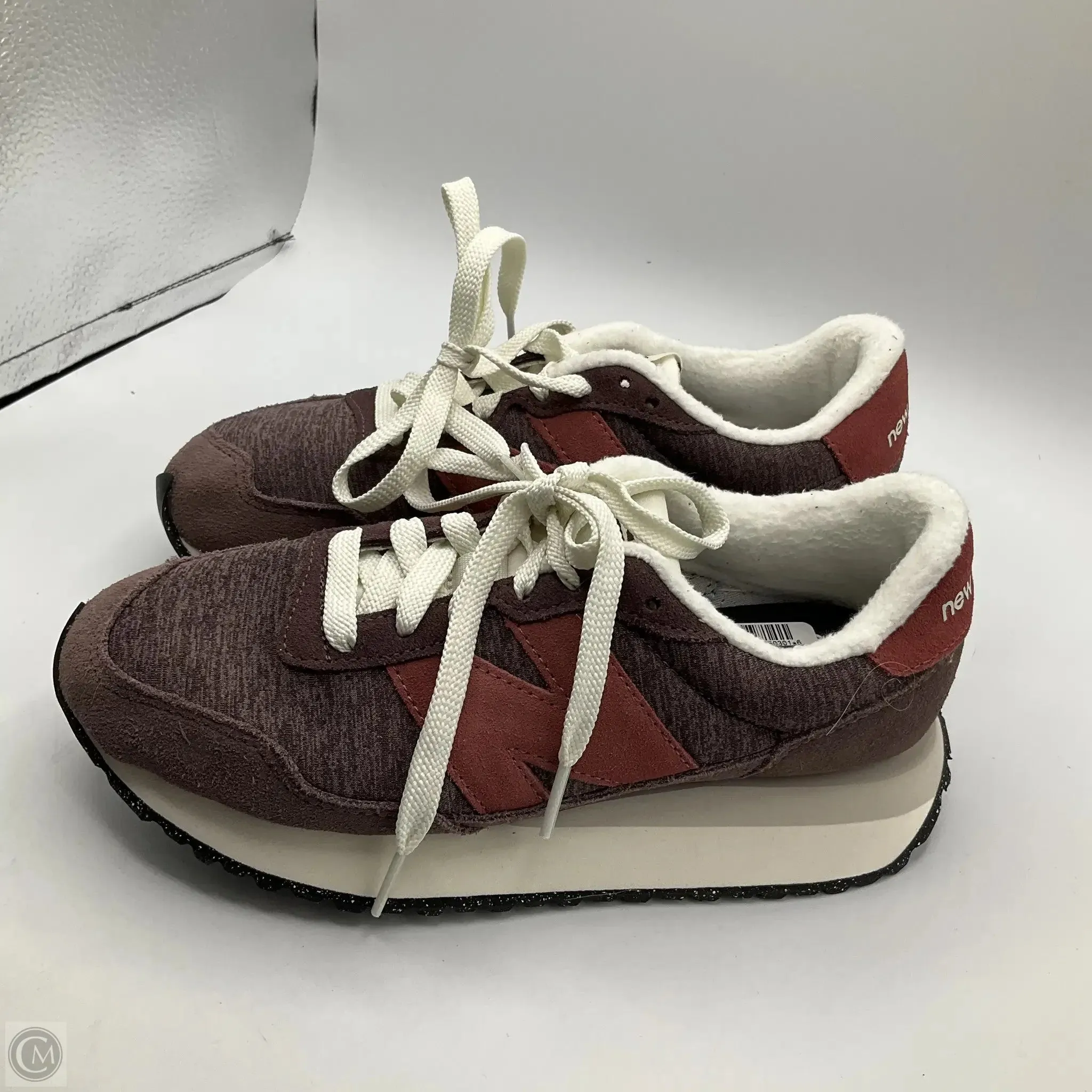 Shoes Athletic By New Balance In Multi-colored, Size: 6.5