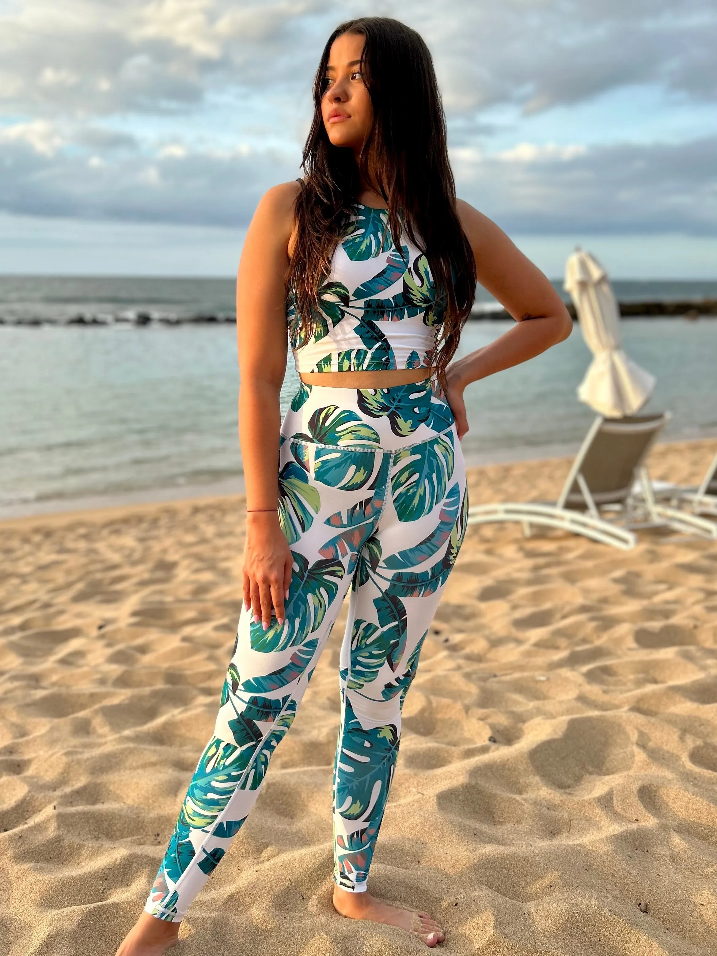 TROPICAL LEAF ATHLETIC TOP