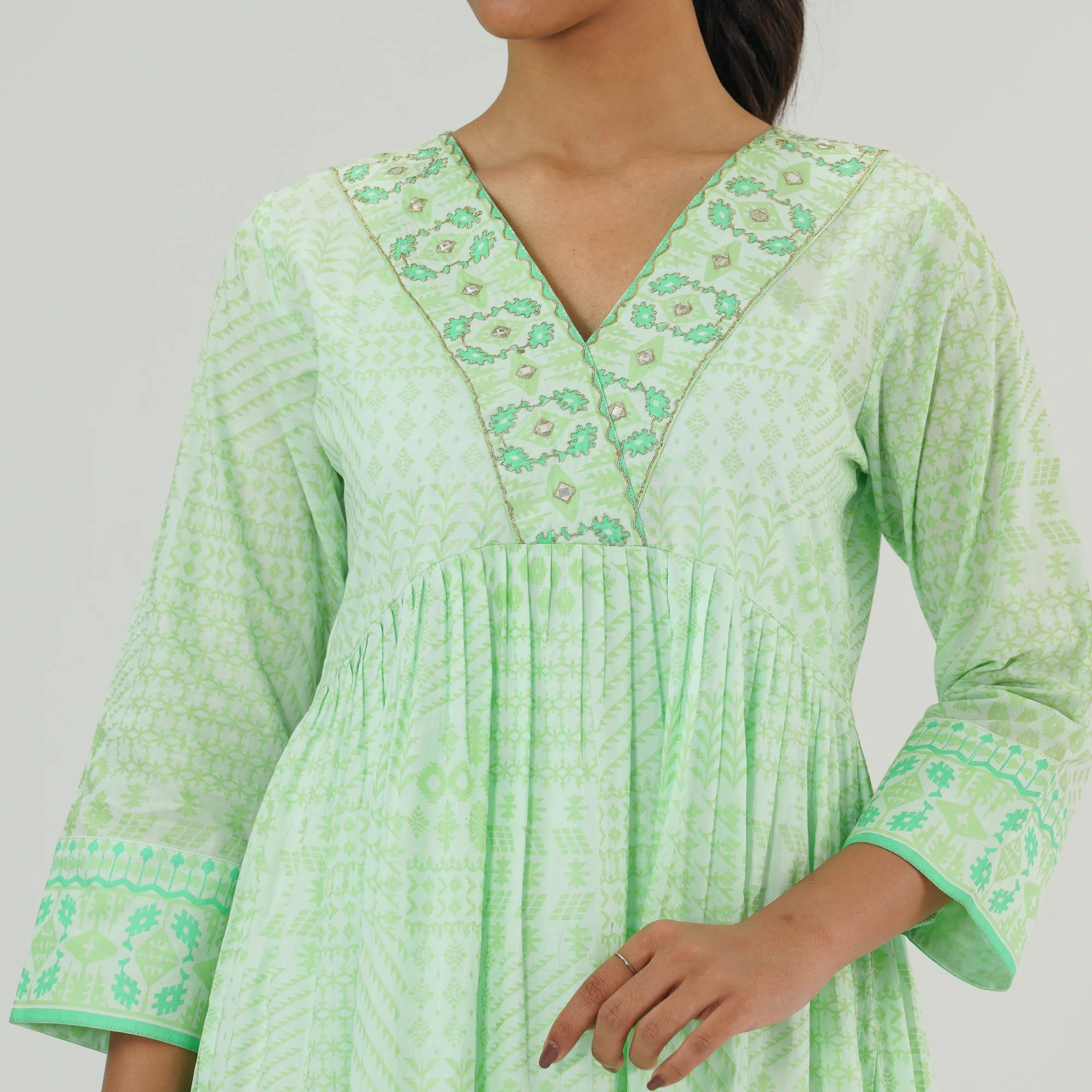 Womens Green Embellished Kurti